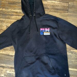 Medium women’s Vans Pride month hoodie